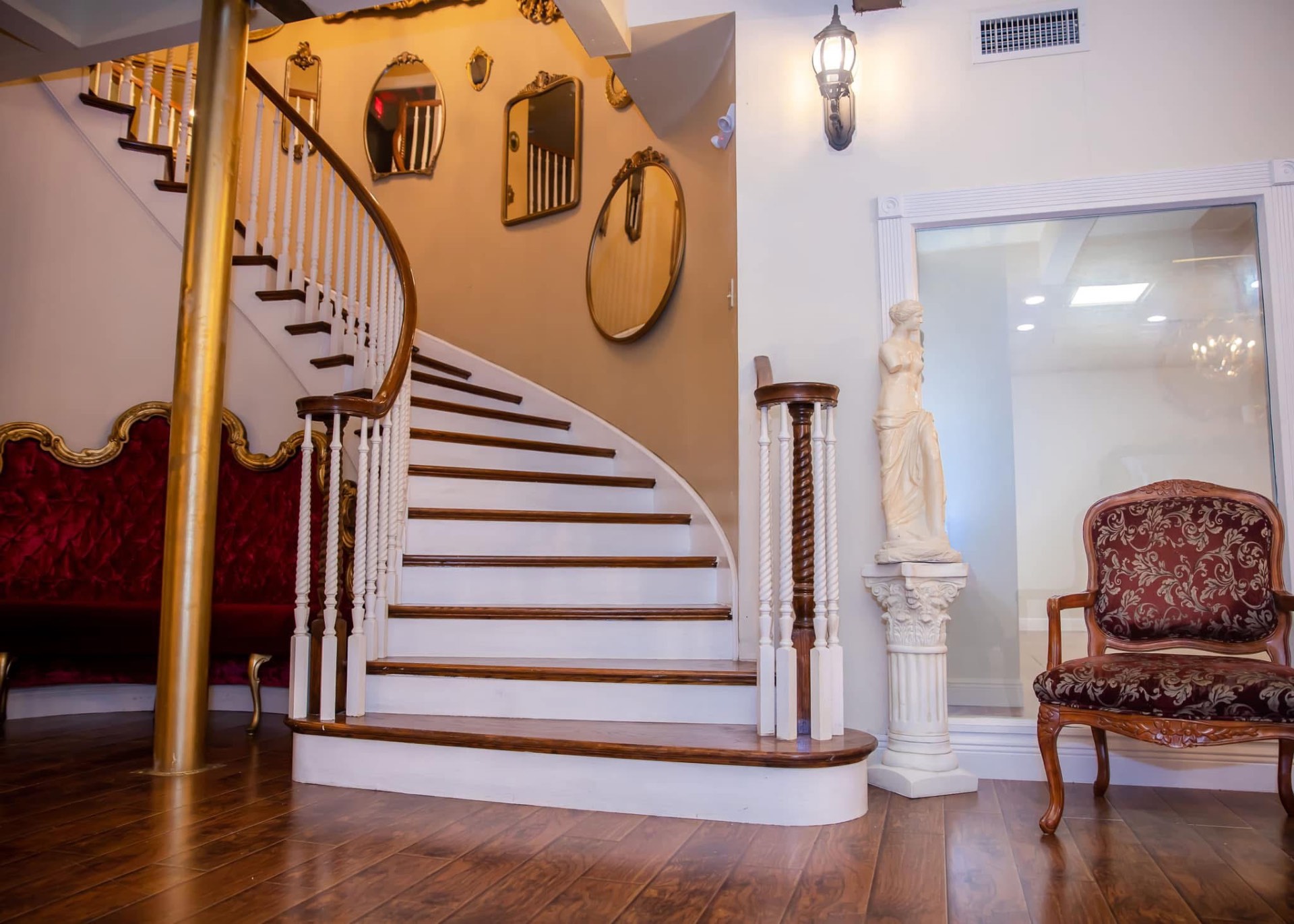 Grand curved staircase